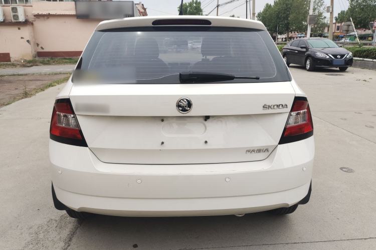 Used Skoda Fabia 2015 1.4L Automatic Front-Drive Model
