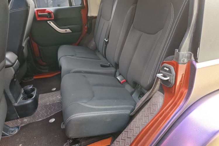 Used Jeep Wrangler 2014 3.0L Sahara Four-Door Edition
