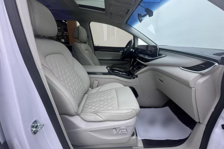 Used Buick GL8 2023 ES Lu Zun Comfort Model Interior 5