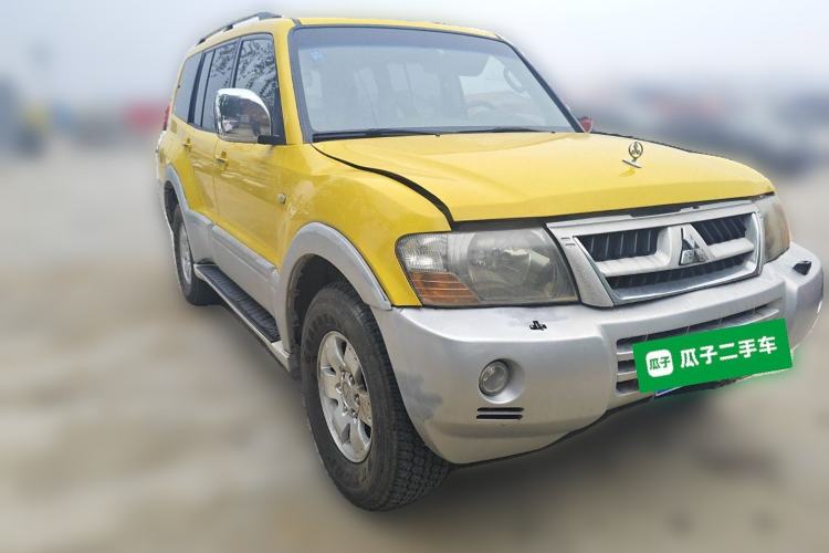 Used Mitsubishi Pajero 2006 3.0L AT GLX Front Right 45 Deg