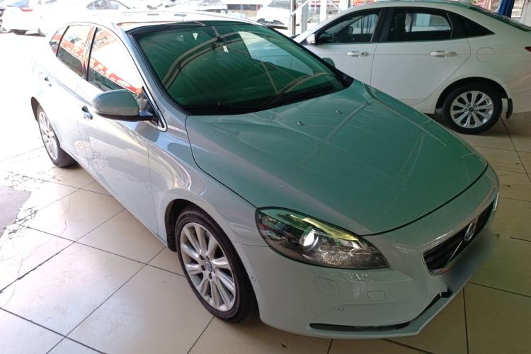 Used Volvo V40 2014 2.0T Zhiya Edition