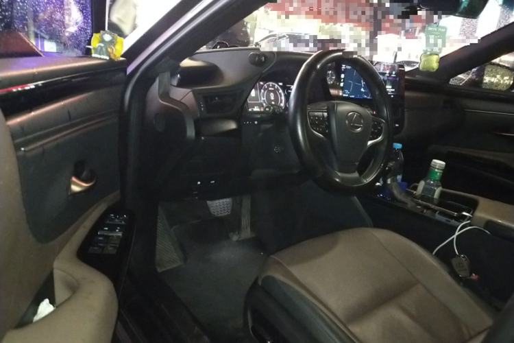 Used Lexus ES 2024 200 Premium Edition Driver Seat