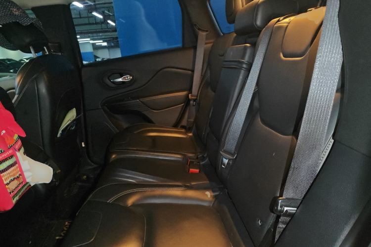 Used Jeep Cherokee 2016 2.0L Superior Edition