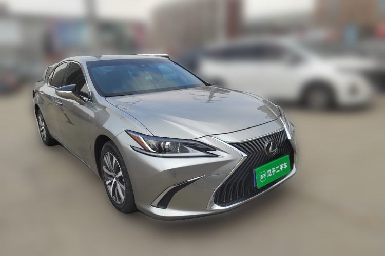 Used Lexus ES 2020 200 Excellence Edition Front Right 45 Deg