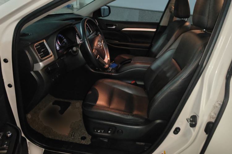 Used Toyota Highlander 2018 2.0T Four-Wheel Drive Prestige Version 7 Seats China V Emission Standard