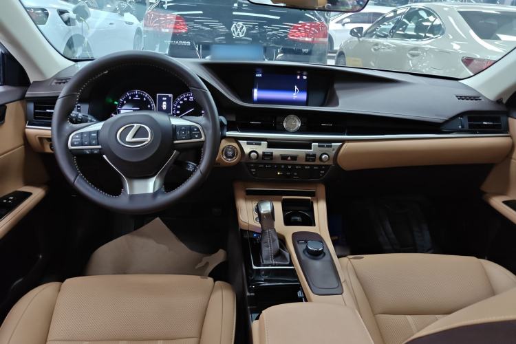 Used Lexus ES 2015 200 Elite Edition Center Console