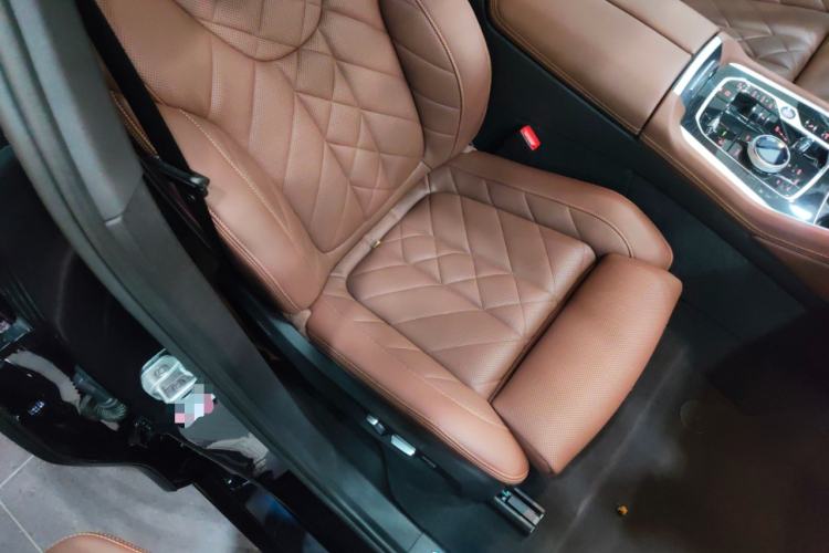 Used BMW X6 2023 xDrive40i M Sport Package Right Front Seat