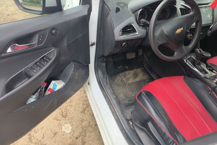 Used Chevrolet Cruze 2017 1.5L Automatic Pioneer Sunroof Edition
