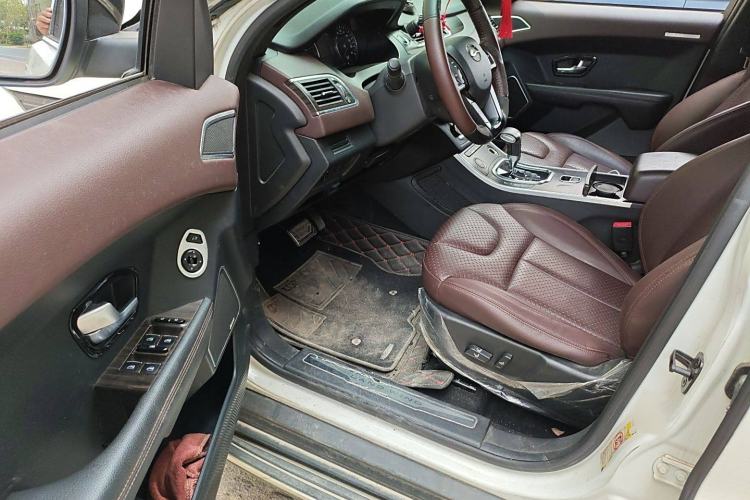 Used Land X7 2015 2.0T Panoramic Prestige Edition
