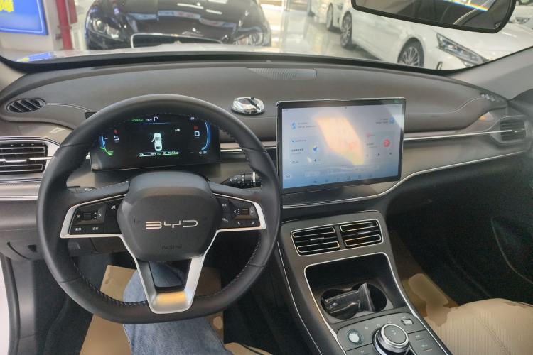 Used BYD Destroyer 05 2024 HONOR Edition DM-i 55KM Luxury Model Center Console