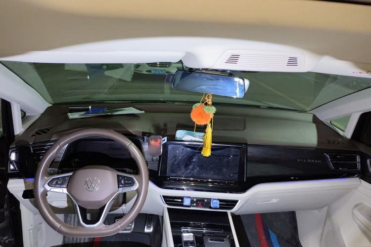 Used Volkswagen Viloran 2022 380TSI Prestige Edition Center Console