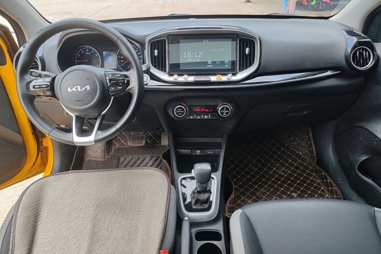 Used Kia kx1 Stonic 2021 1.4L CVT Fun & Sunroof Model