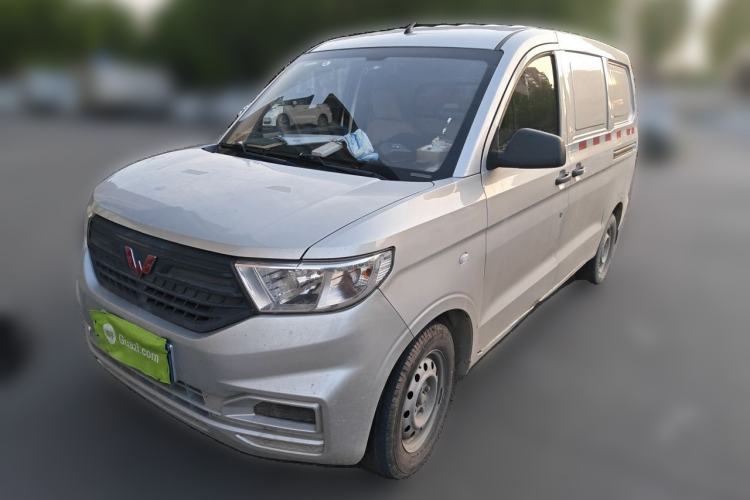 Used Wuling Hongguang V 2022 1.5L Jingqu Edition Enclosed-Window Vehicle with Hydraulic Power Steering LAR