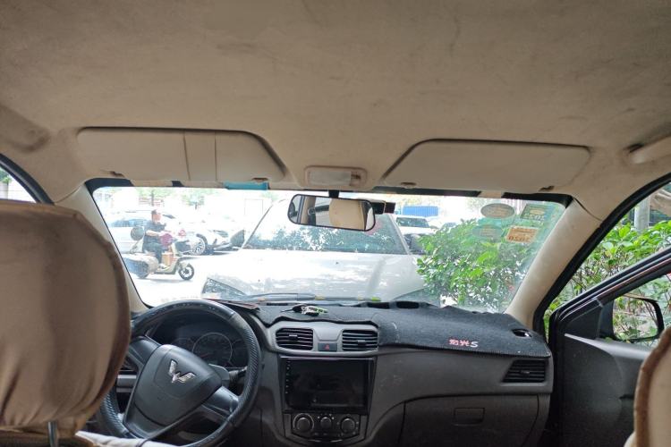 Used Wuling Hongguang 2015 1.5L S Basic Version China V Standard