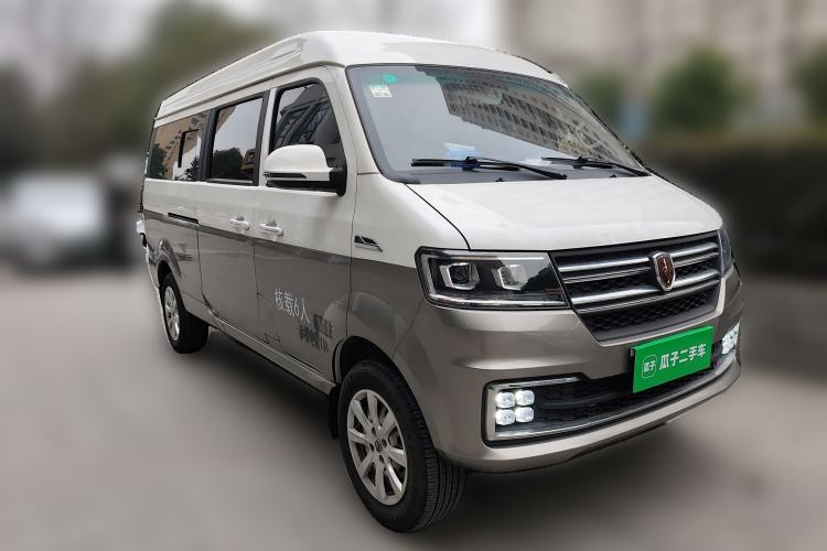 Used Jinbei New Hiace S 2023 1.5L Wealth Edition Passenger Van 5/6/7-Seater Central Air Conditioning Version SWC15M Front Right 45 Deg