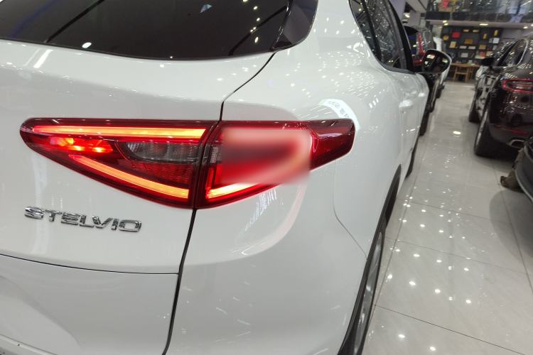 Used Alfa Romeo Stelvio 2017 2.0T 200HP Elite Edition
