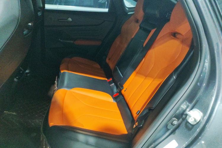 Used CHANGAN UNI-V 2025 Model Third-Generation 2.0T Dynamic Edition Left Rear Seat