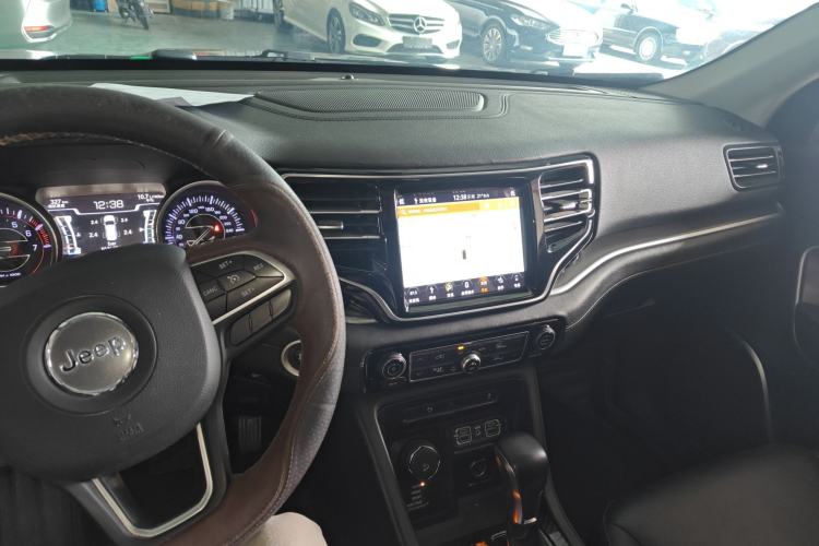 Used Jeep Grand Commander 2018 2.0T Four-Wheel Drive Premium Navigation Version China V
