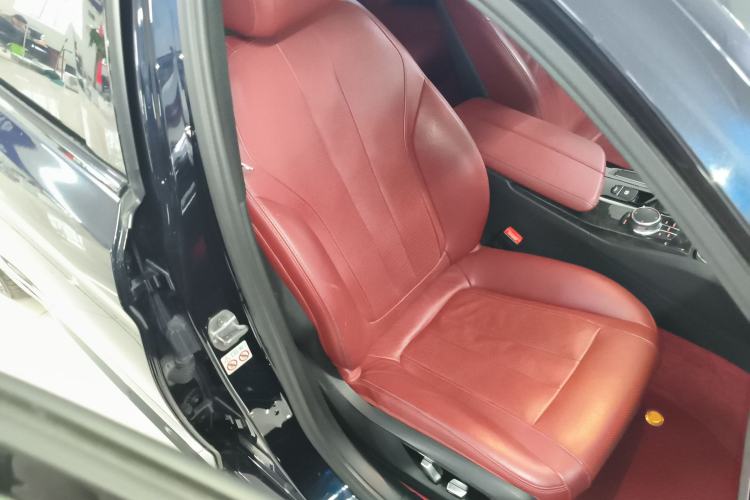 Used BMW 5 Series 2018 530Li Luxury Edition M Sport Package Right Front Seat