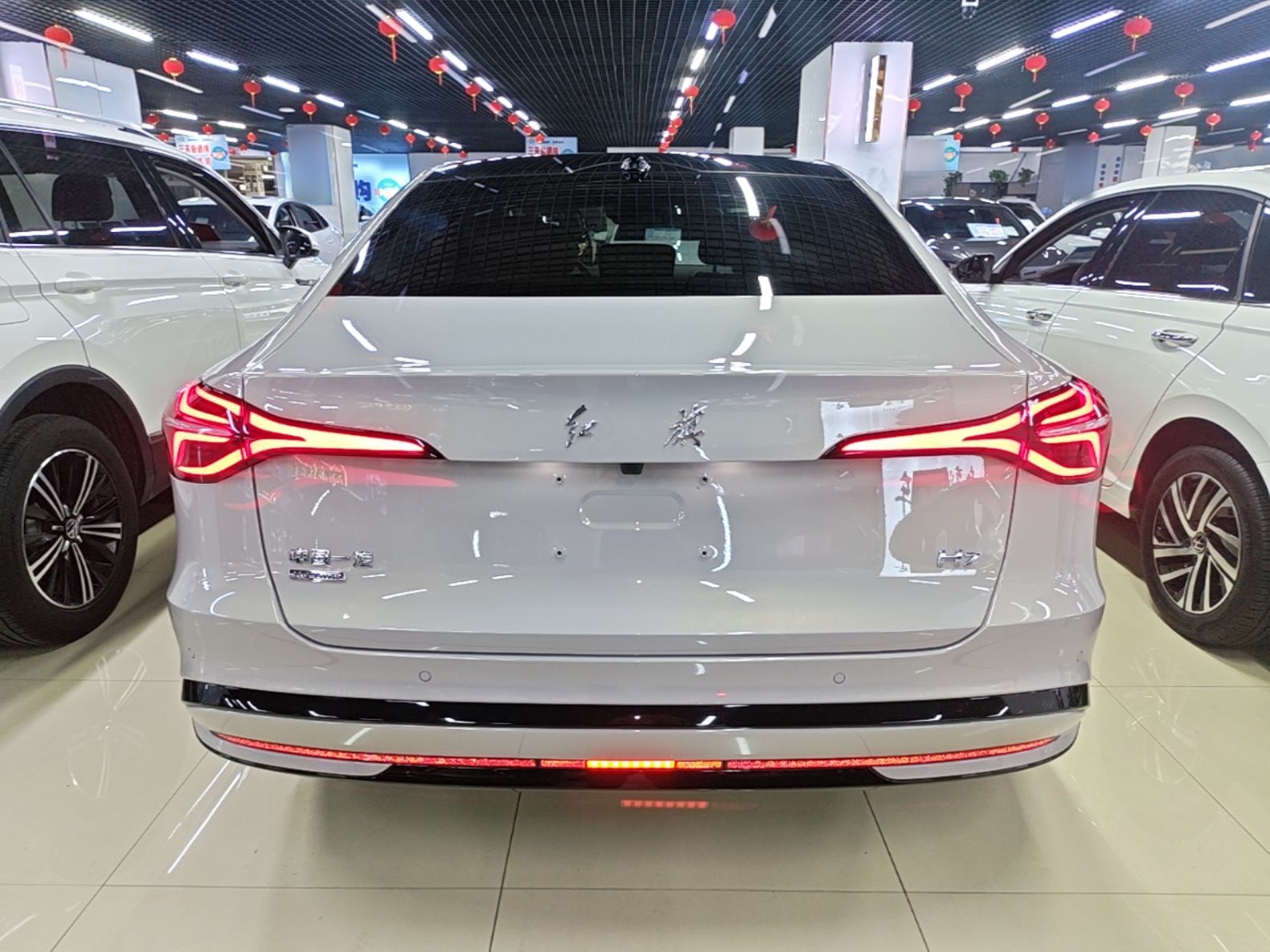 Hongqi H7 PHEV 2026 Model 210 Four-Wheel Drive Intelligent Hybrid — снимка 5