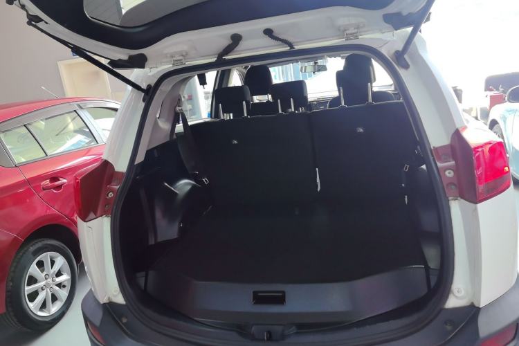 Used Toyota RAV4 2015 2.0L CVT Two-Wheel Drive Fashion Edition
