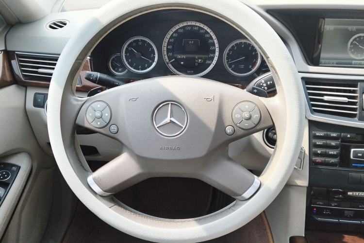 Used Mercedes-Benz E-Class 2013 E 260 L CGI Elegant Model
