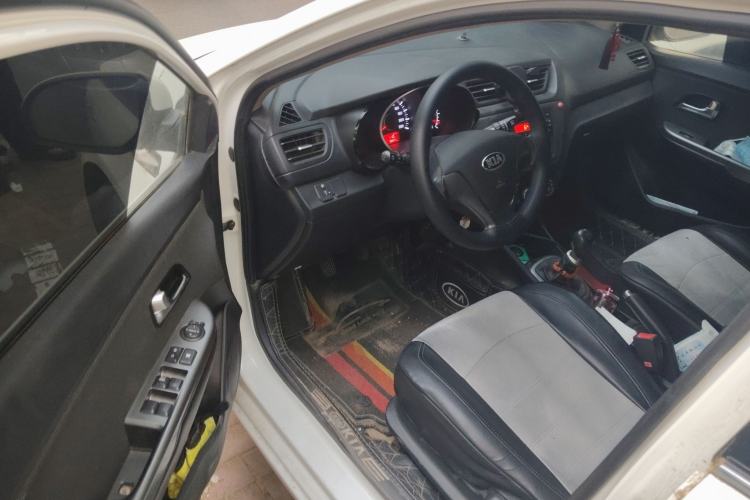 Used Kia K2 2015 Sedan 1.4L Manual Transmission GL Driver Seat