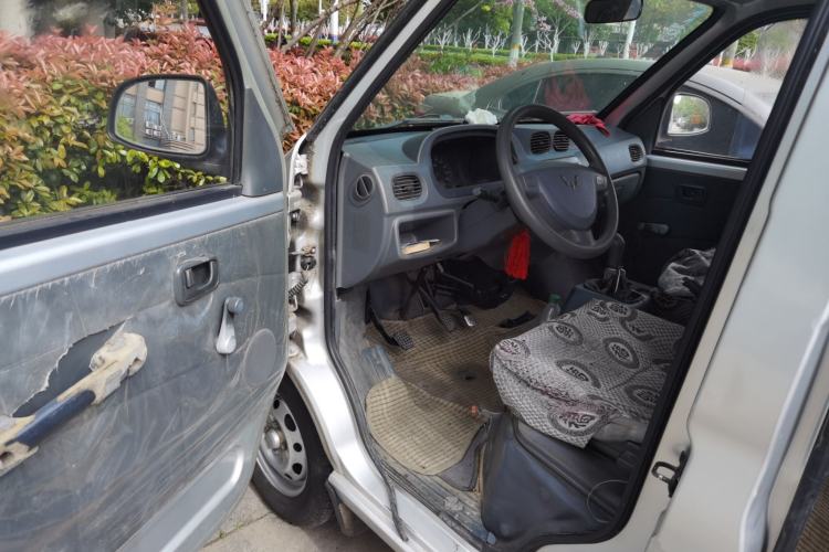 Used Wuling Zhiguang 2010 1.0L New Version Practical Short-Body L2Y