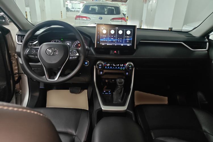 Used Toyota Wildlander 2020 2.0L CVT Two-Wheel Drive Luxury Edition Center Console