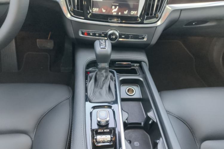 Used Volvo S90 2017 T5 Zhiyuan Edition
