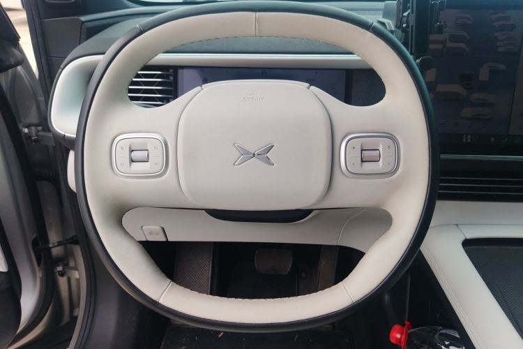 Used XPeng G6 2023 700 Four-Wheel Drive Performance Max Steering Wheel