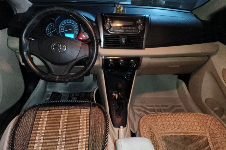 Used Toyota Vios 2014 1.5L Automatic ZhiZhen Edition Center Console