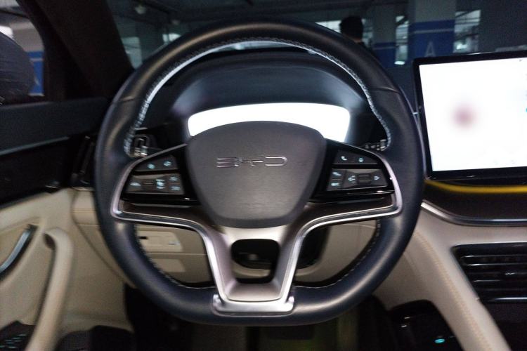 Used BYD Song PLUS New Energy 2023 Champion Edition EV 520KM Flagship Model Steering Wheel
