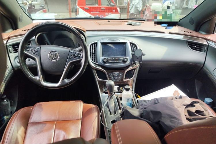 Used Buick LaCrosse 2013 2.4L SIDI Luxury Comfort Edition Center Console