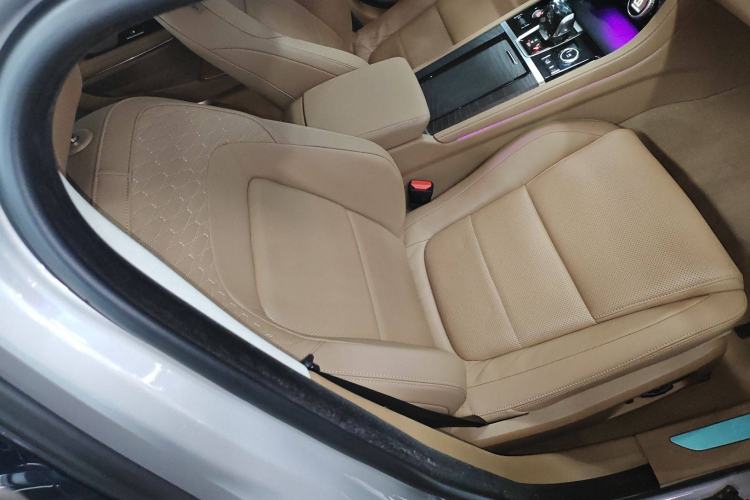 Used Jaguar XFL 2024 2.0T P250 Two-Wheel Drive Prestige Luxury Edition