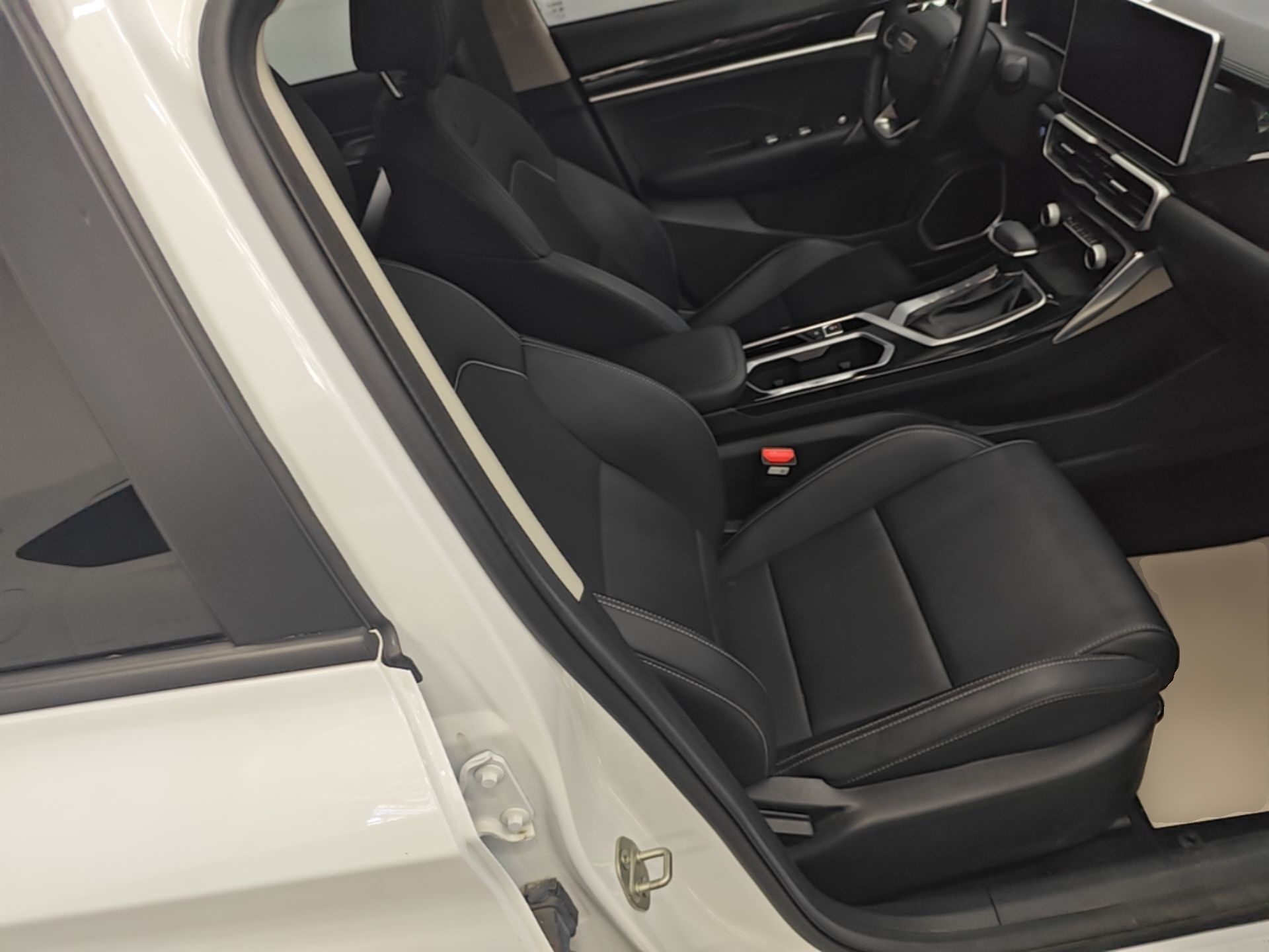 Geely Auto Coolray 2025 Model 1.5L CVT Superpower Edition MAX — снимка 19