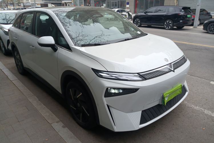 Used Venucia VX6 2023 520 Max
