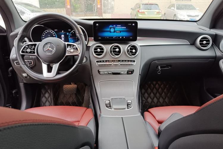 Used Mercedes-Benz GLC Coupe 2021 GLC 300 4MATIC Coupe SUV Center Console