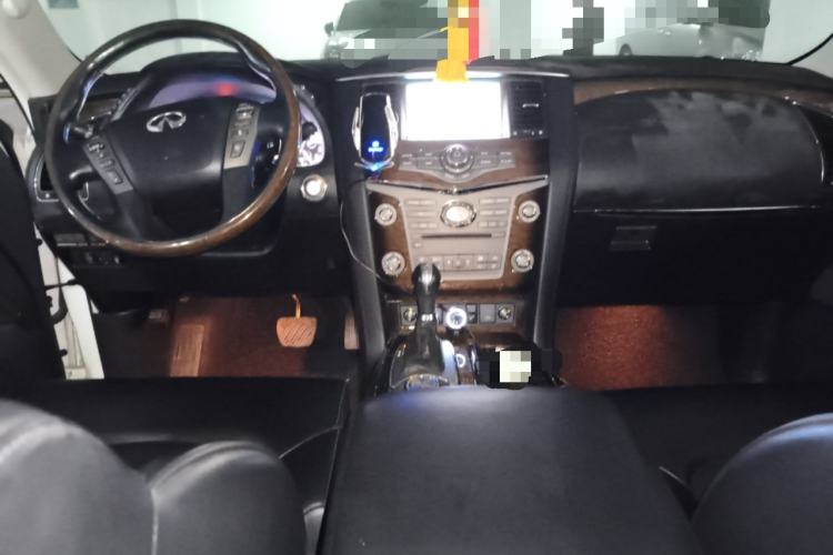 Used Infiniti QX 2011 QX56 Center Console