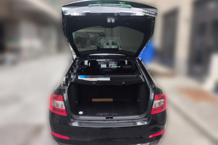 Used Skoda Octavia 2017 1.6L Manual Smart Drive Edition Trunk