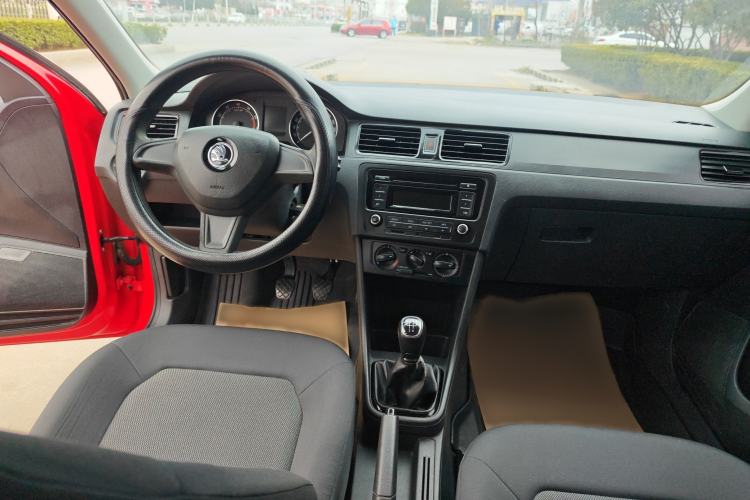 Used Skoda Rapid Spaceback 2016 Revised Version 1.6L Manual Front-Drive Edition