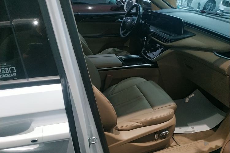 Used Buick GL8 2021 ES Land Cruiser 653T Luxury Edition
