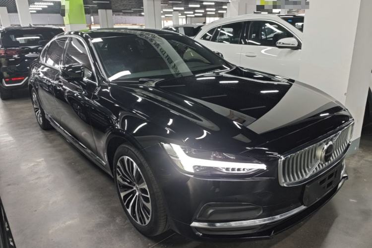 Used Volvo S90 2024 B5 Zhiyi Luxury Edition Front Right 45 Deg