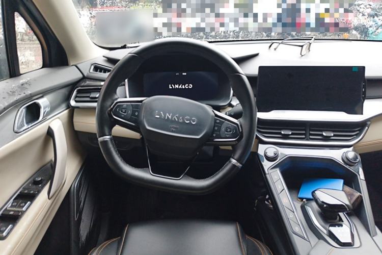 Used Lynk & Co 06 EM-P 2022 PHEV 84 km Range Pro Version Steering Wheel