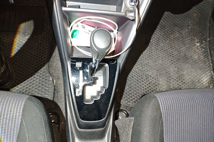 Used Toyota YARiS L Zhi Xuan 2016 Revised 1.5E CVT Charming Edition Gear Lever