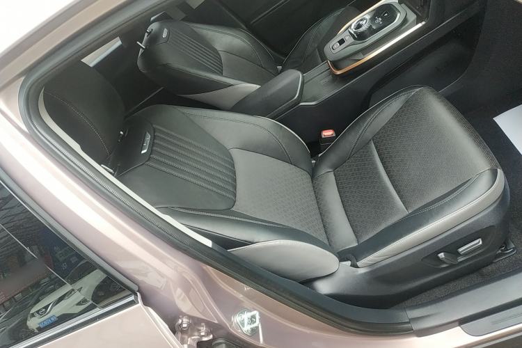 Used Toyota bZ3 2023 616 km Long-Range Premium
