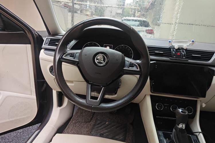 Used Skoda Superb 2016 TSI330 DSG Smart Drive Edition
