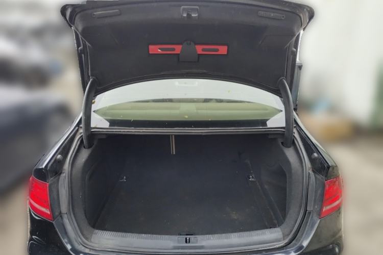 Used Audi A4L 2011 2.0 TFSI Standard Model Trunk