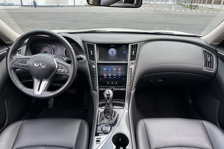 Used Infiniti Q50L 2018 2.0T Comfort Edition China VI Standard Interior 1