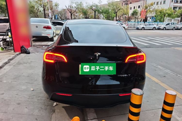 Used Tesla Model Y 2021 Long-Range All-Wheel-Drive Version
